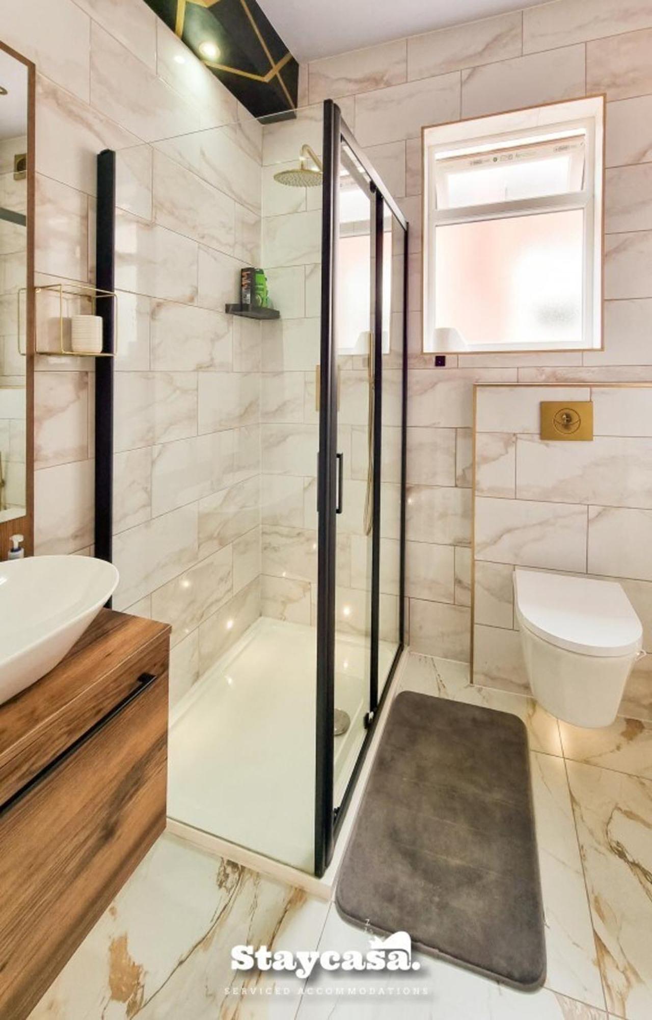 Clarence Co-Living - Private Room Self-Cater مانشستر المظهر الخارجي الصورة
